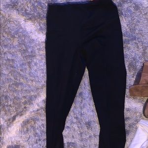 Black yoga leggings